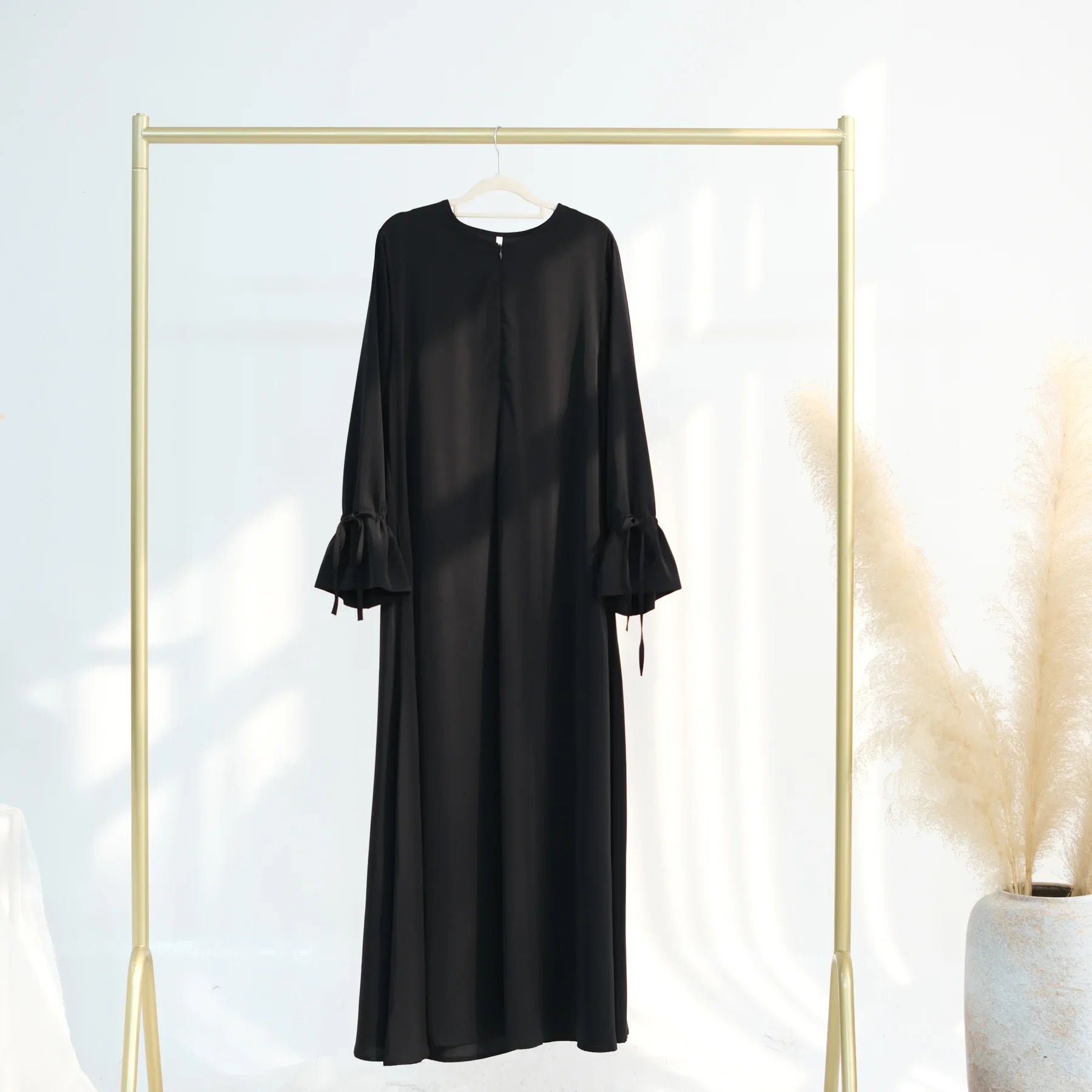 Black / M