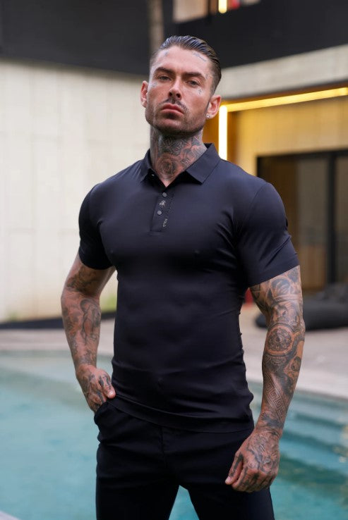 Véneto: Polo de corte musculoso